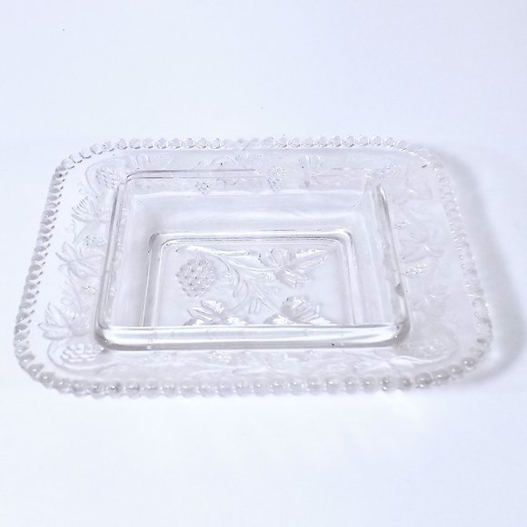 Vintage Pressed Glass Covered Plate‎ with Berry Vines and leaves  #1016 - Picture 8 of 11